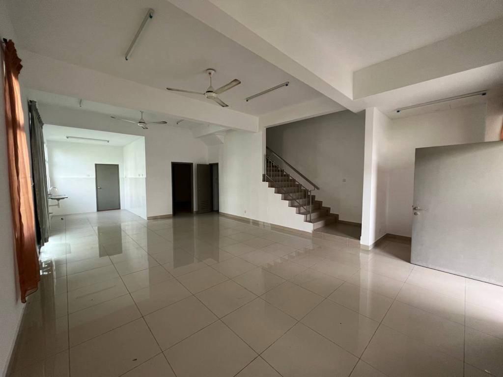 Taman Mutiara Mas / Jade / 3-Sty House
