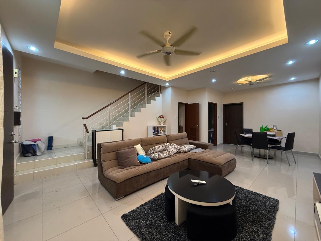 Seri Austin / Lakeview