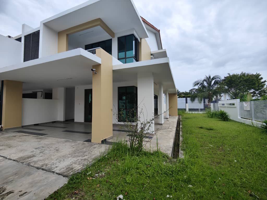 Bandar Dato Onn / Perjiranan 15 / Corner