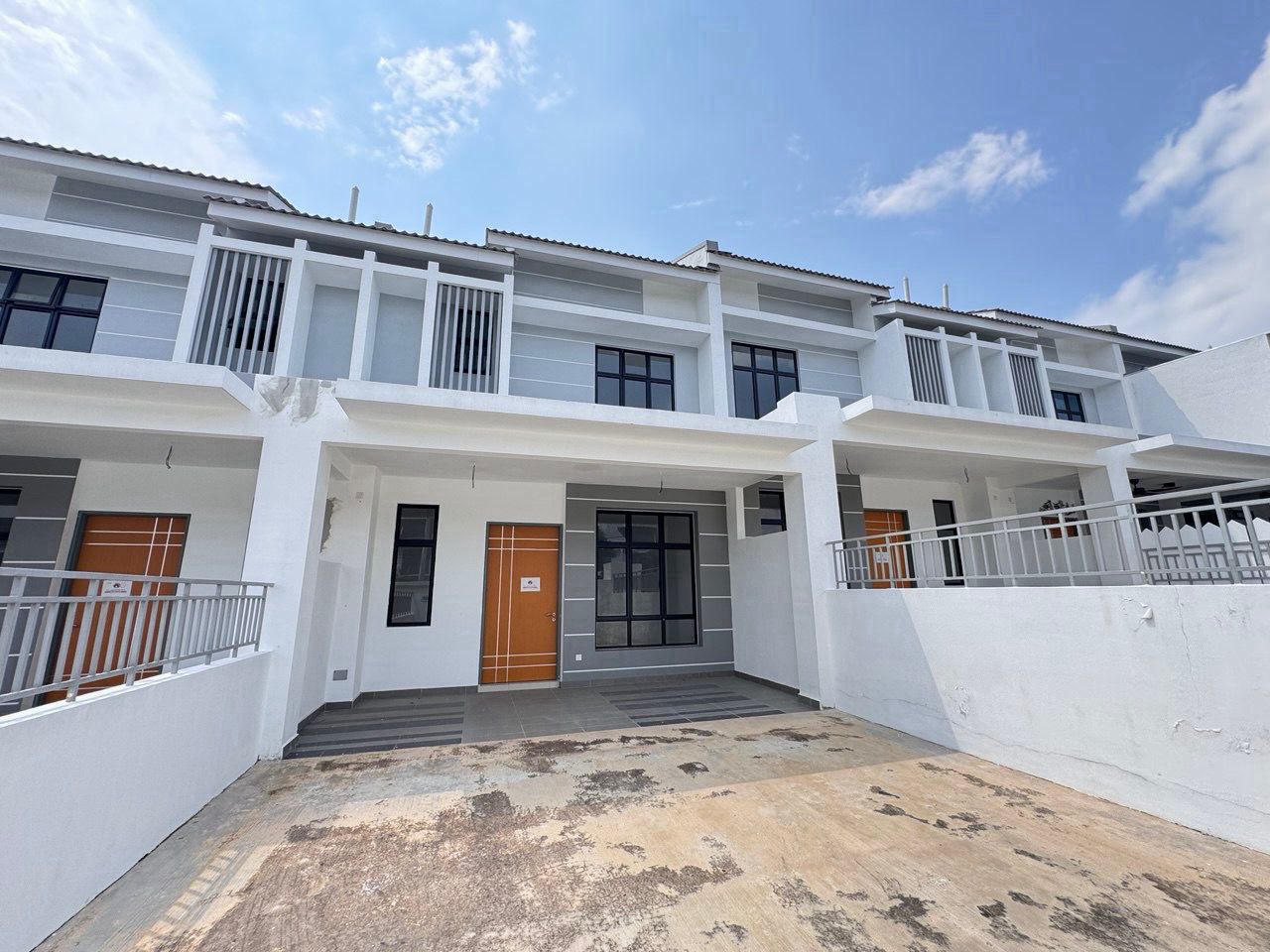Permas Jaya - Straits View