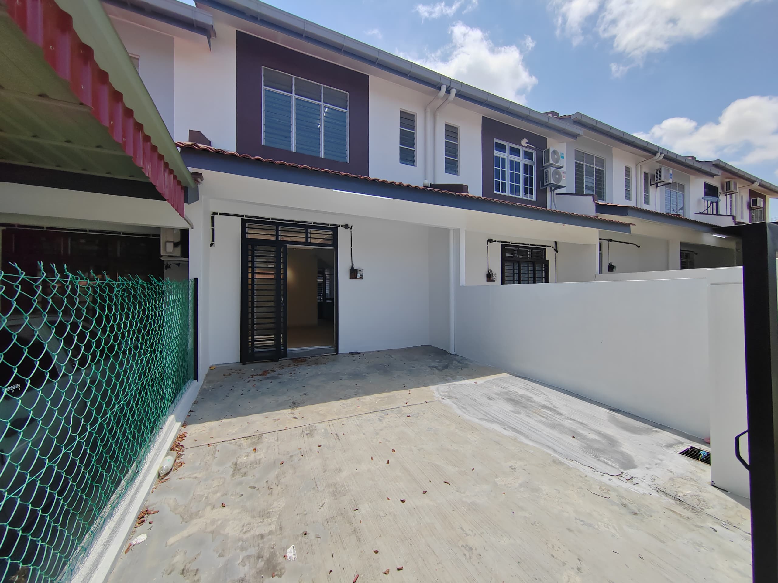 Nusa Sentral  / Gelang Patah / Medium Cost