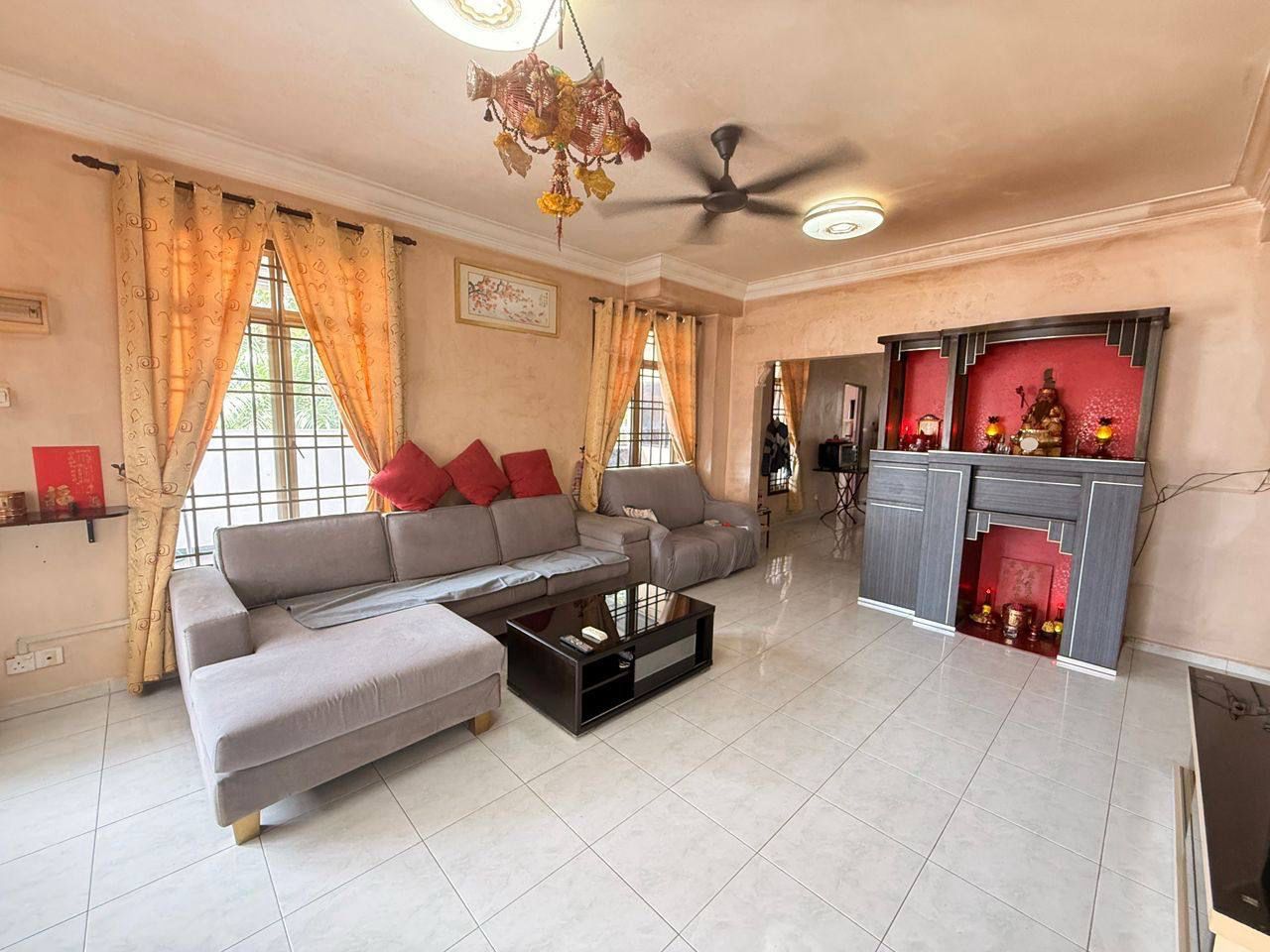 Taman Bukit Indah / Jalan Indah 5 / Corner