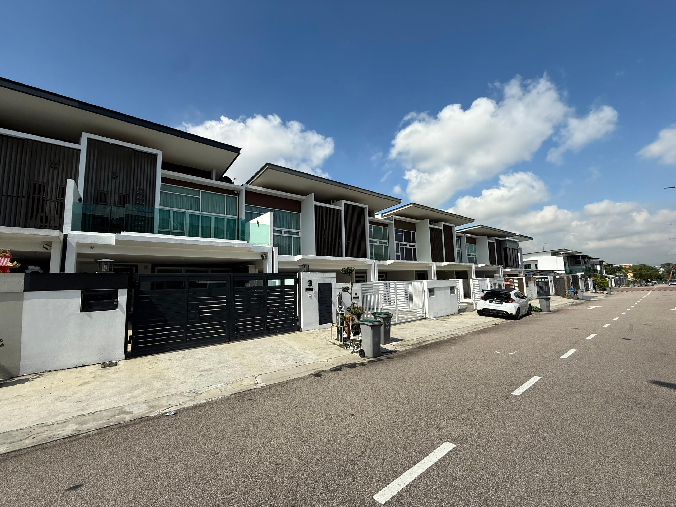 Superlink House - Taman Seri Austin