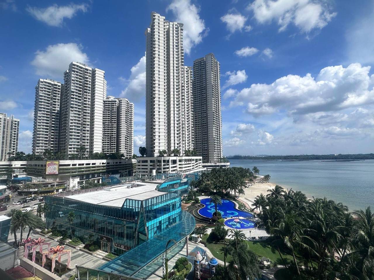 Royal Strand - Country Garden Danga Bay near Lar…