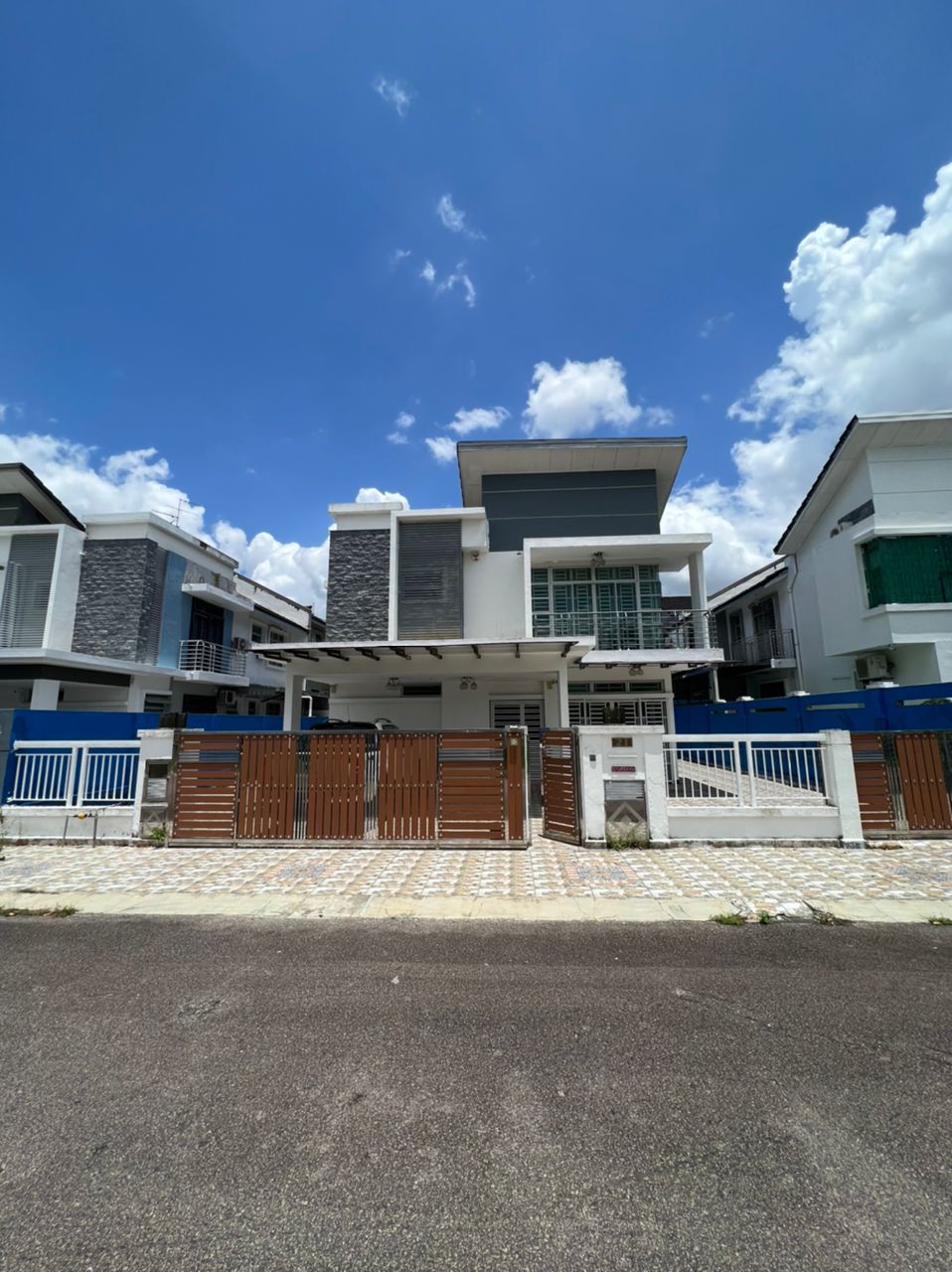 Jalan Utama - Taman Mutiara Rini