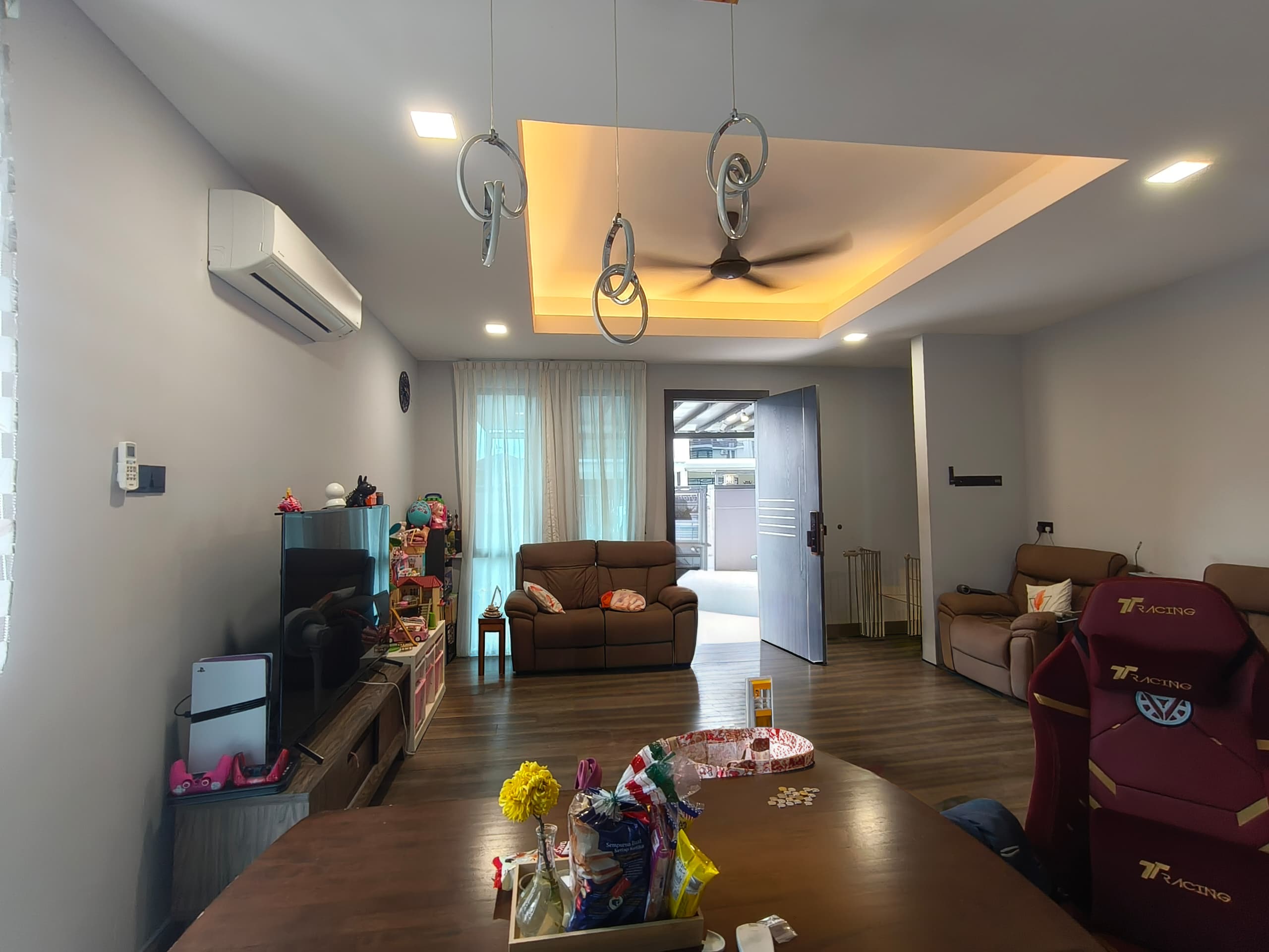 Taman Austin duta / Corner