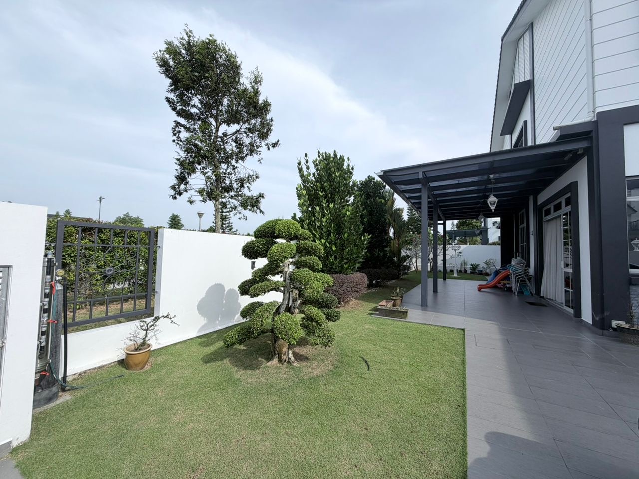 Eco Spring / Ekoflora / Corner