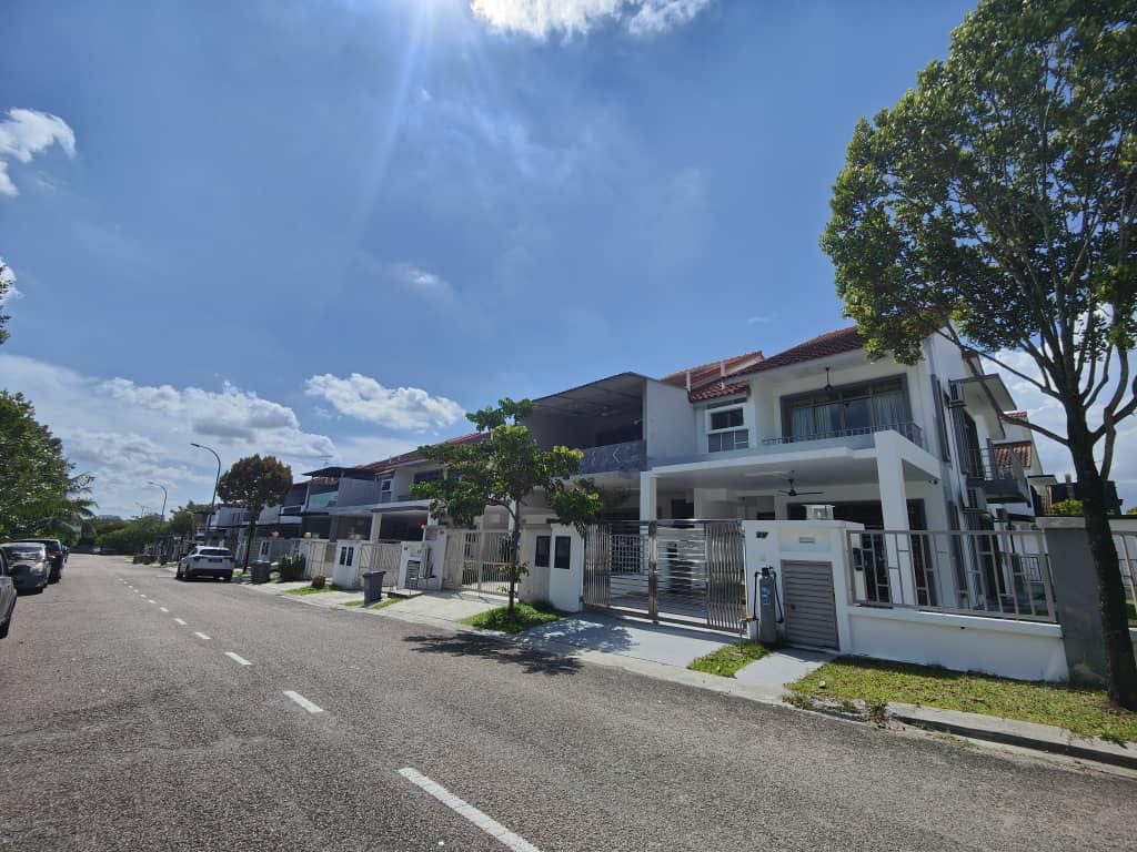 Dato Onn / Perjiranan 15 / Corner