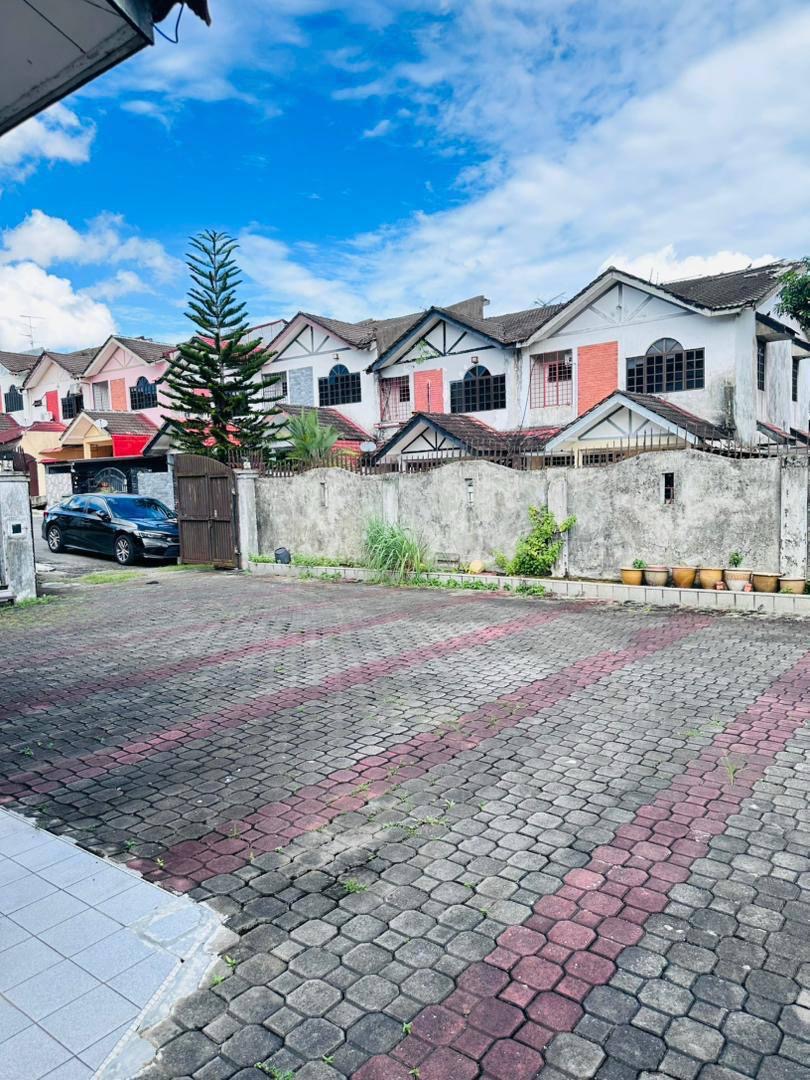 Skudai / Taman Sri Putri / Corner