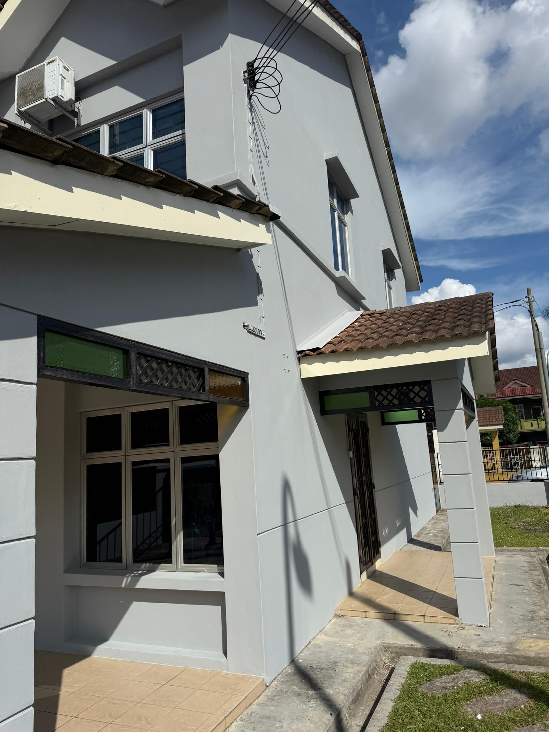 Taman Kempas Indah / Corner