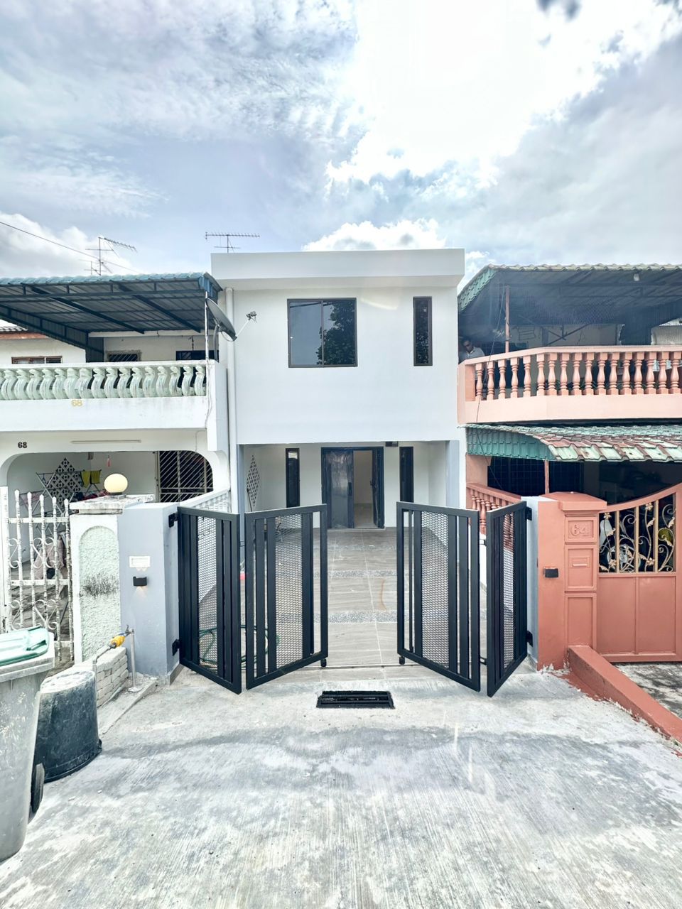 Megah Ria / Jalan Cenderai / Low Cost