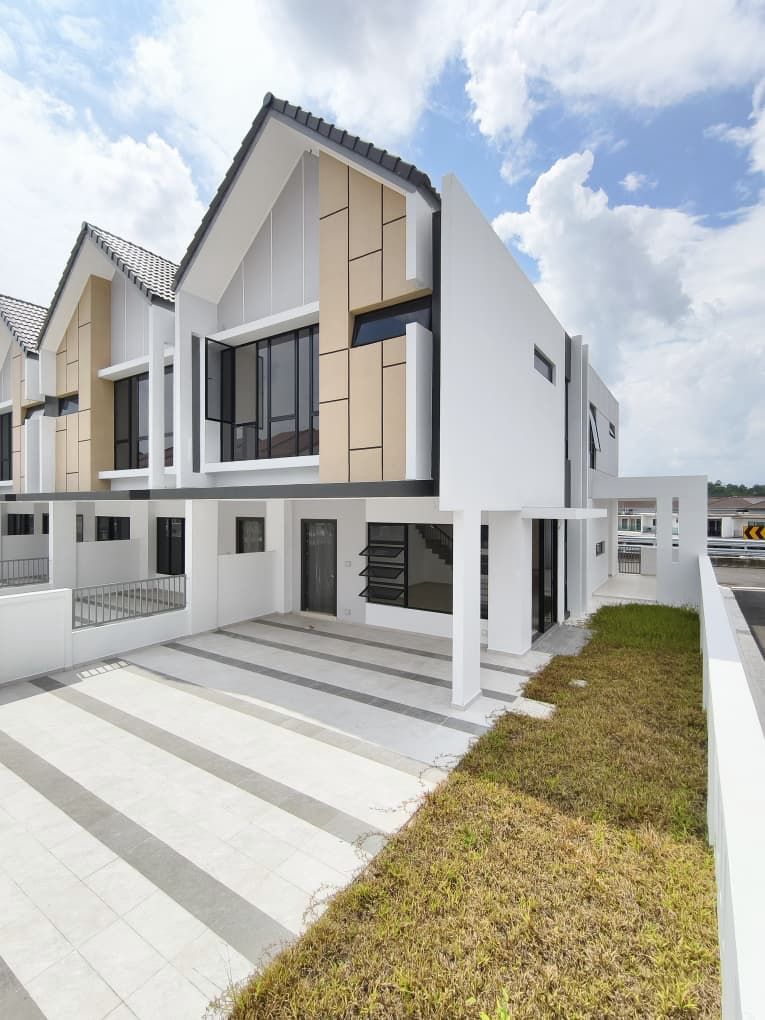 Desa Tebrau / Corner