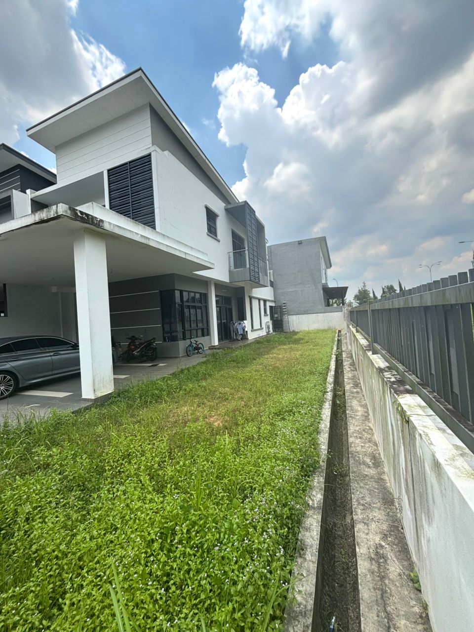 Desa Tebrau / Cluster Corner
