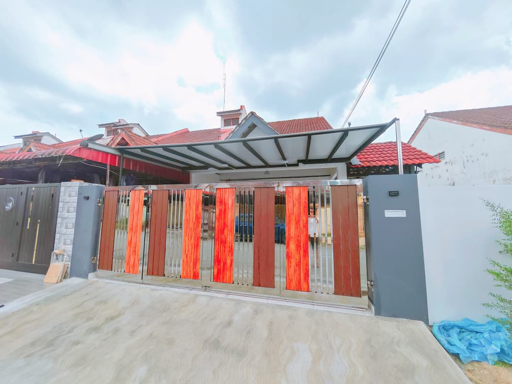 Bandar Indahpura / Medium Cost / Corner