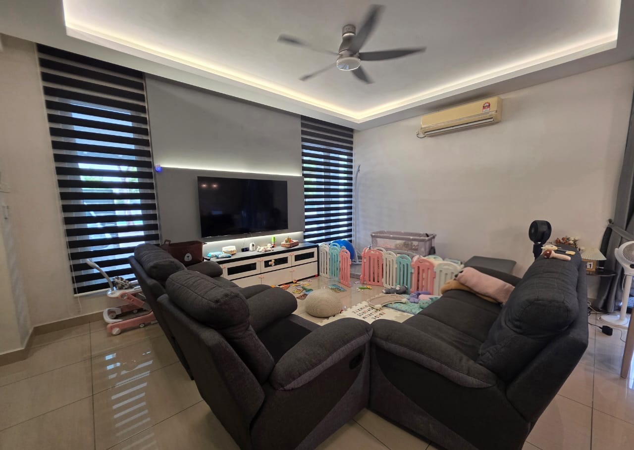 Taman Ungku Tun Aminah / Corner