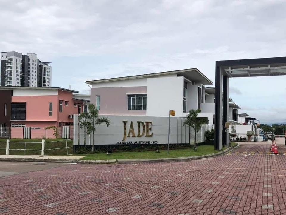 Seri Austin / Jade
