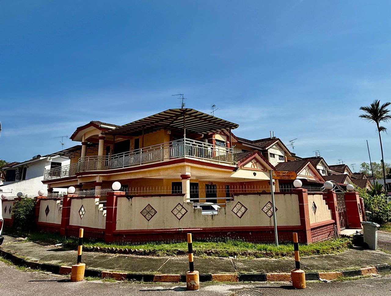 Desa Tebrau / Jalan Harmoniun / Corner