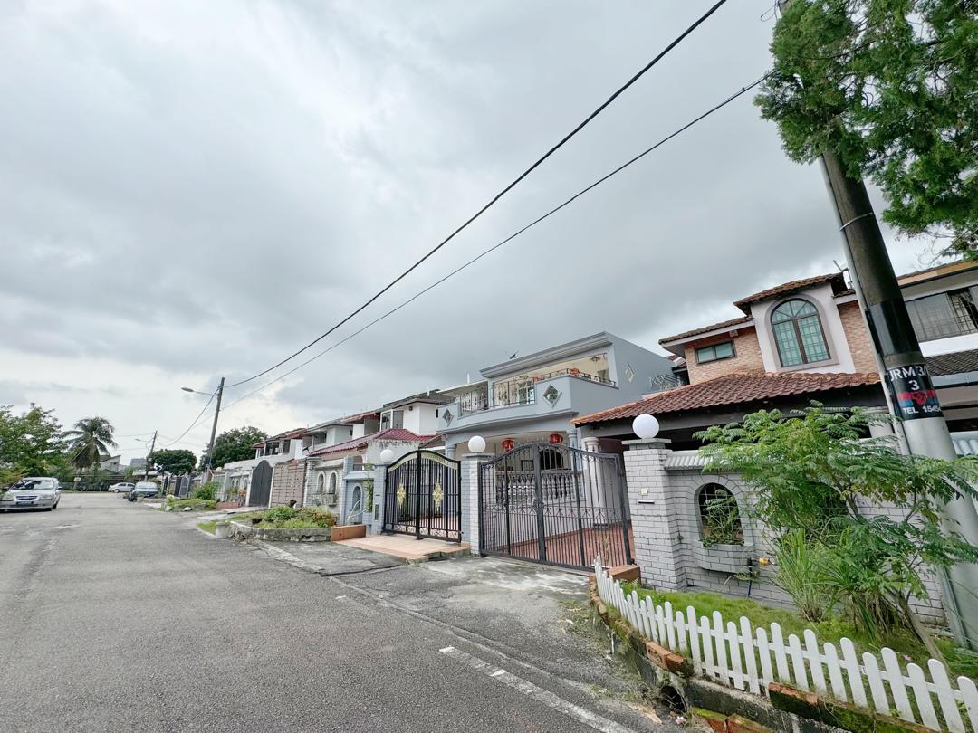 Johor Jaya / Jalan Ros Merah 3/x