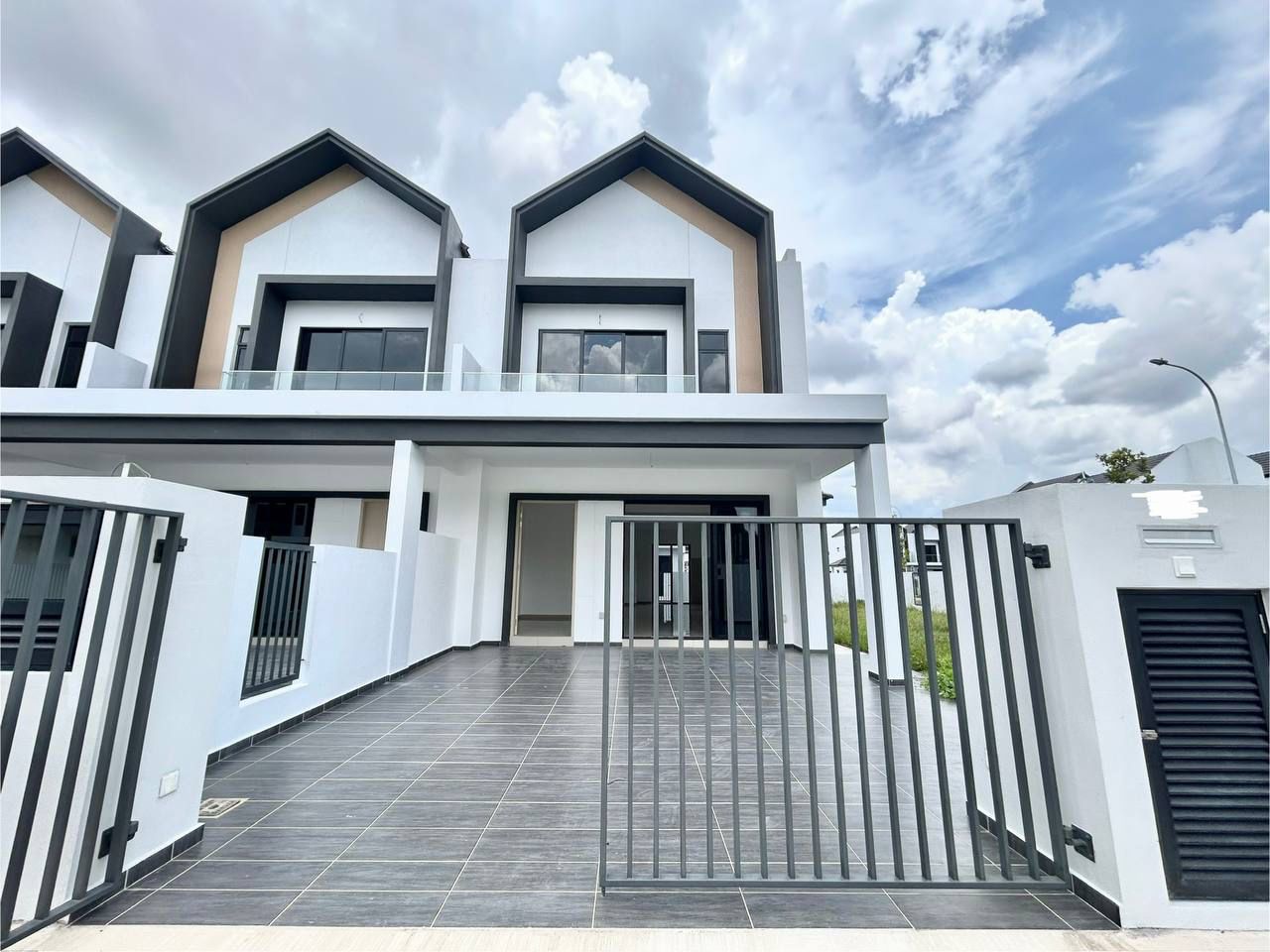 Dato Onn / Laman Permata / Corner