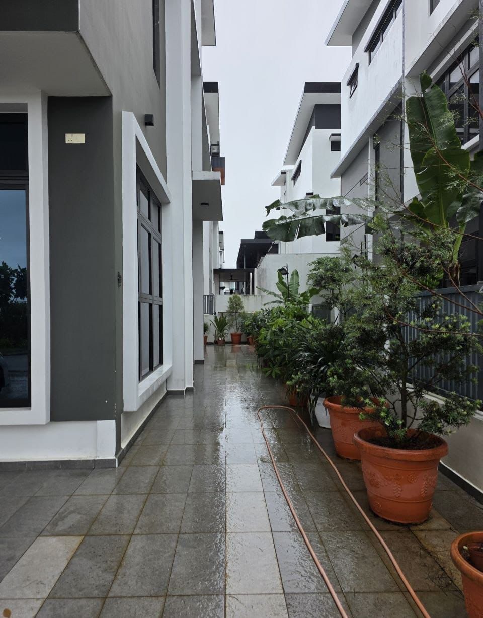 Nusa Sentral / Winter Pavillion / 3-Sty Semi D