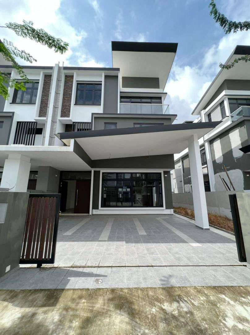Nusa Sentral / Winter Pavillion / 3-Sty Semi D