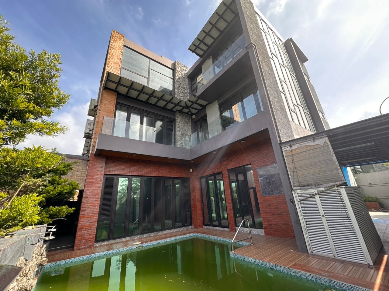 Cube on Hill - Kangar Pulai